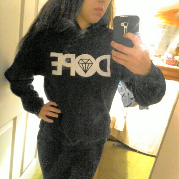 D💎PE Hoodie - Picture 2 of 3