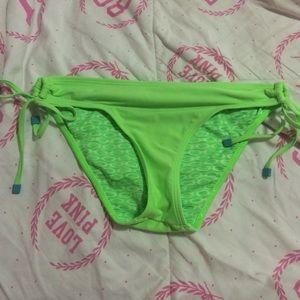 Oakley swimsuit bottoms never worn