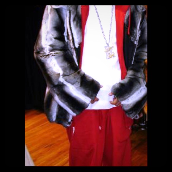 I'm looking for a men's fur for about $50 - Picture 1 of 1