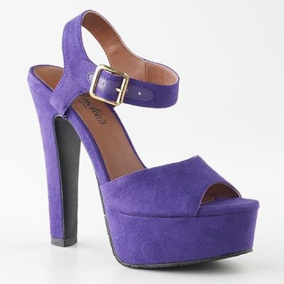 LAST CHANCE! Candies purple heels, 7.5 never worn