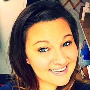 Meet your Posher, Caitlin