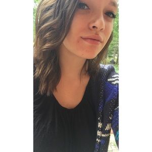 Meet your Posher, Alexis