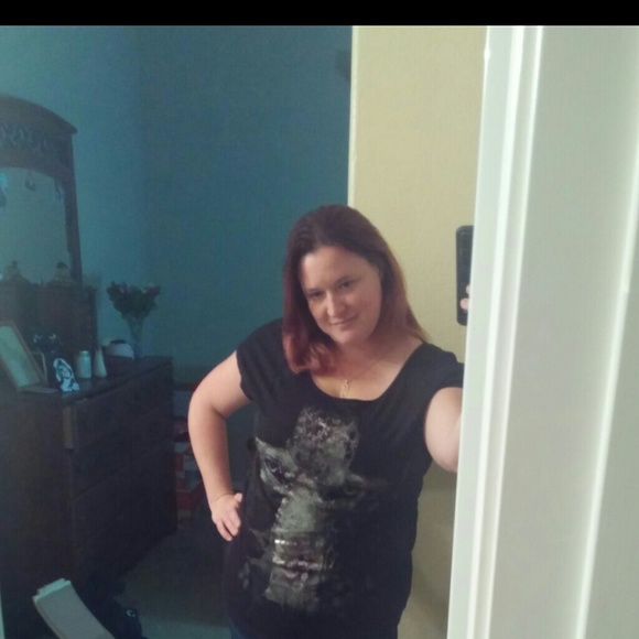 Meet your Posher, Jennifer - Picture 1 of 1