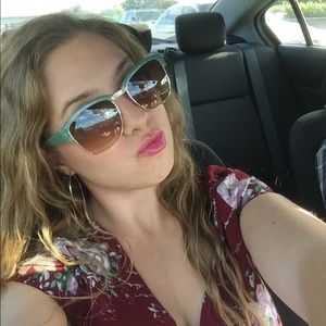 Meet your Posher, Nicolette