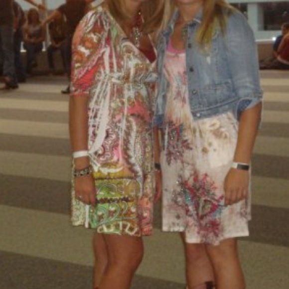 Dress - Picture 3 of 3