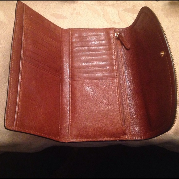 *sold*Michael Kors wallet - Picture 3 of 4