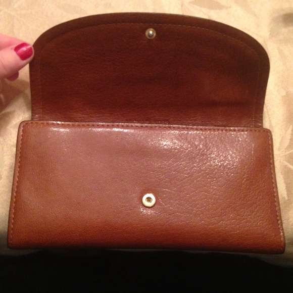 *sold*Michael Kors wallet - Picture 4 of 4