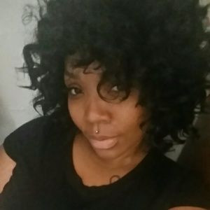 Meet your Posher, April