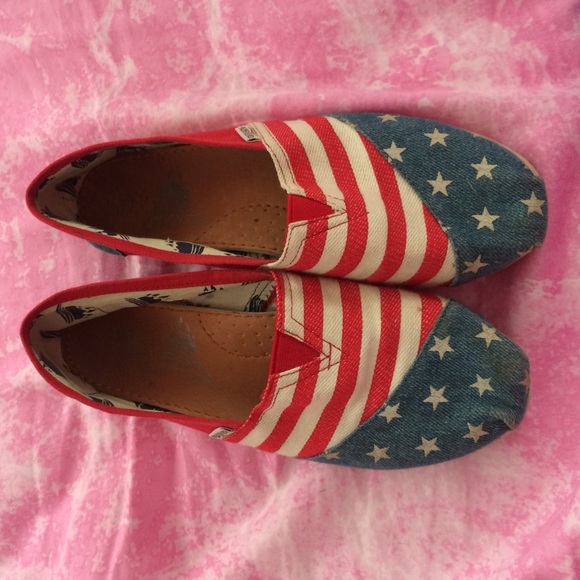 Aloha island brand flats