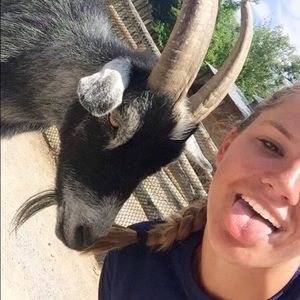 Meet your Posher, Katelyn