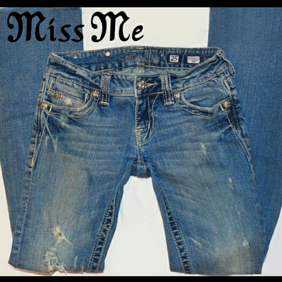 SOLD Distressed /Destroyed Miss Me Jeans - Picture 3 of 3