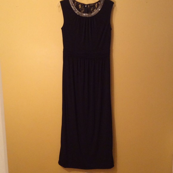 Beautiful Ellen Tracy formal black dress