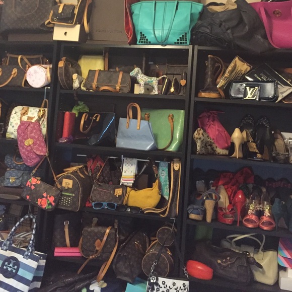 Meet your Posher, Alie - Picture 3 of 3