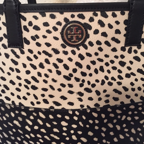🆕Tory Burch Black & White Coated Canvas Tote, NWT - Picture 2 of 4