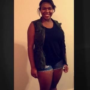 Meet your Posher, Aisha