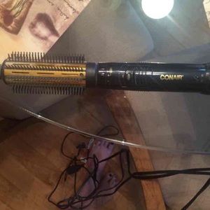 Conair heat curling brush .