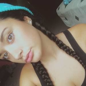 Meet your Posher, Alicia