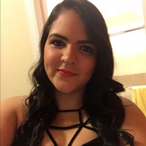 Meet your Posher, Isaura