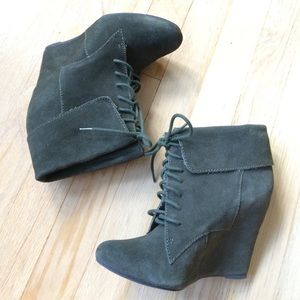 Steve Madden Luxe Dare Wedge Olive Bootie
