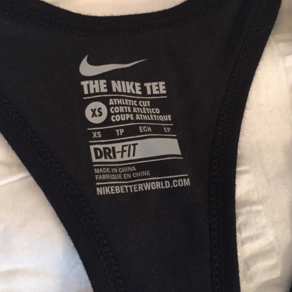 The Nike Tee tank top - Picture 2 of 3