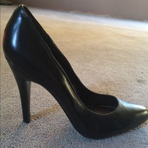 Black Pumps. Price drop⬇️