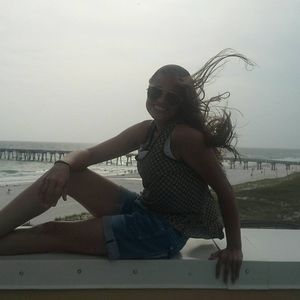 Meet your Posher, Alisha