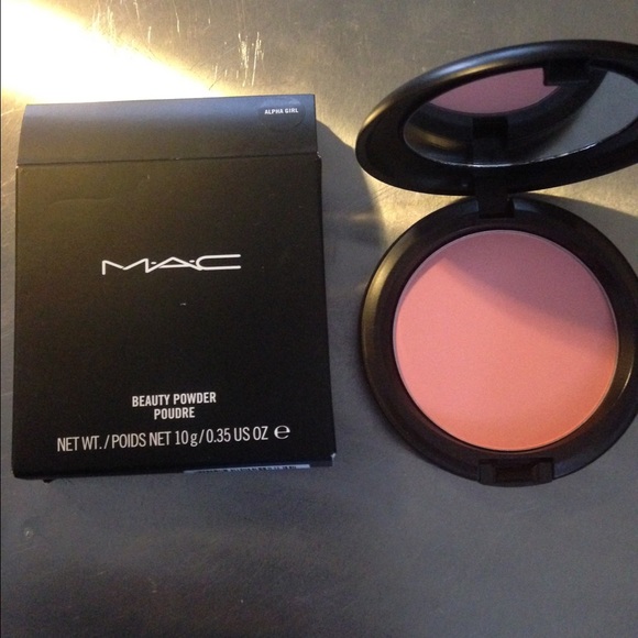 Mac Alpha Girl beauty powder