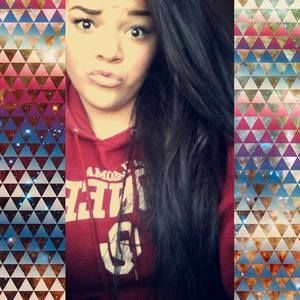 Meet your Posher, Alexis