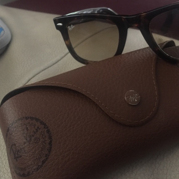 Classic Ray Ban Wayfarers *Make An Offer*