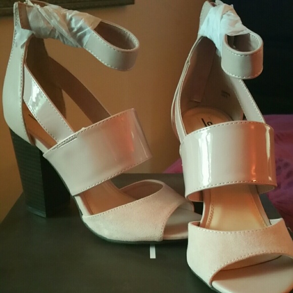 Mauve colored sandals by Leila Stone