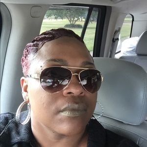 Meet your Posher, Lorreece