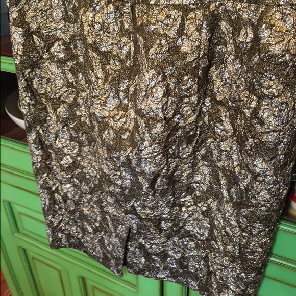 🌟🌟SALE🌟Crew Collection, metallic pencil skirt - Picture 2 of 4