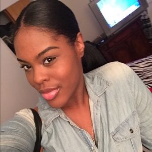 Meet your Posher, Alisha