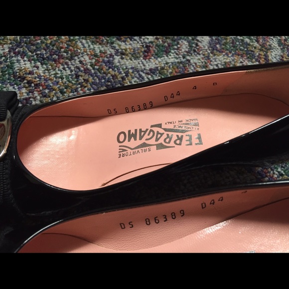 Black kitten salvatore feragamo - Picture 2 of 4