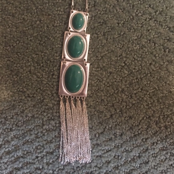 Green/silver necklace