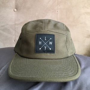 Halloway 5 panel