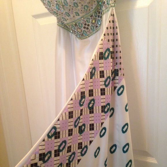 Prom Dress💕 - Picture 3 of 4