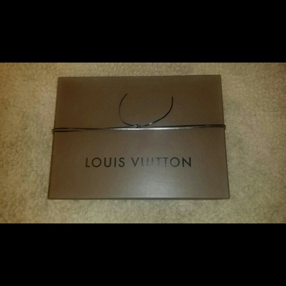 Louis Vuitton large box - Picture 1 of 3