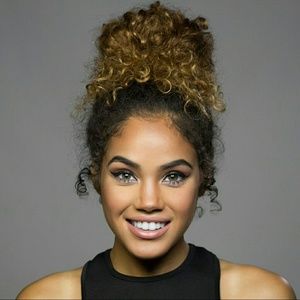 Meet your Posher, Karina