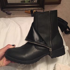 Black poppy fold over  boots