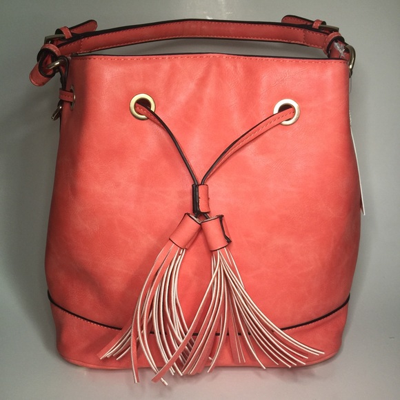 Urban Expressions Handbags - ⚠️PRICE DROP⚠️✨NWT✨ Pink Bag With Tassels