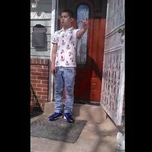 Meet your Posher, Moises