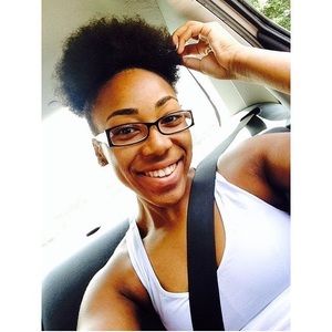 Meet your Posher, Mia