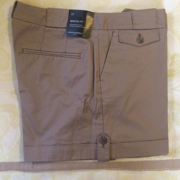 ✨New ✨dark tan shorts - Picture 1 of 3