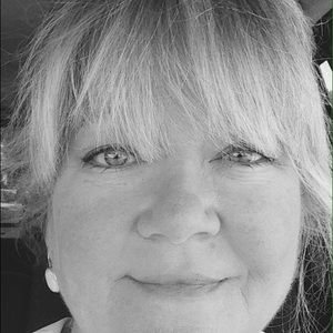 Meet your Posher, Stefanie