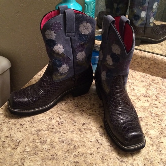 snakeskin ariat boots