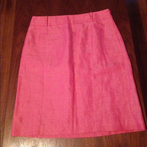 LOFT Dresses & Skirts - Reduced! Super cute pink skirt- like new!