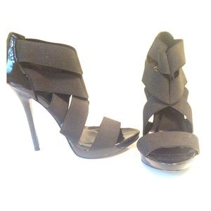 BCBG Black strappy shoe! Sz: 7.5!