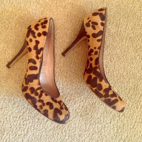 Vince Camuto leopard print calf hair heels