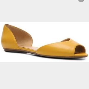 Looking 👀👀👆👆